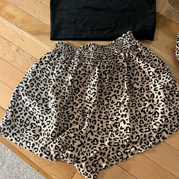 Leopard Summer Shorts - Picture 4 of 5